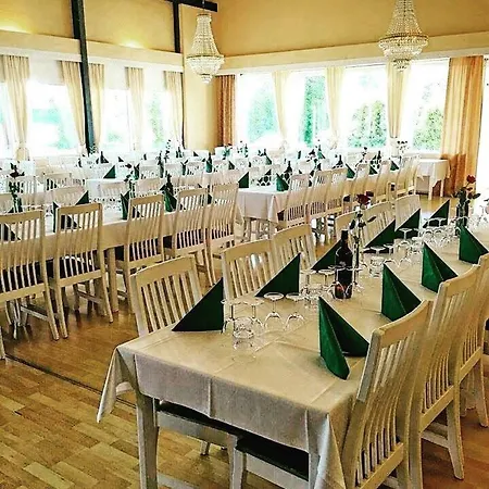 Rantakartano Hotelli *