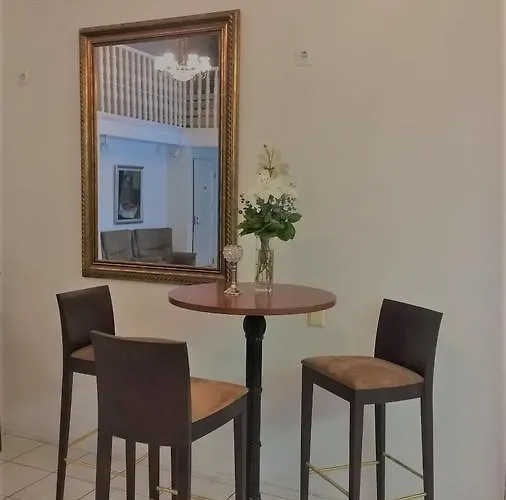 Hotelli Rantakartano *