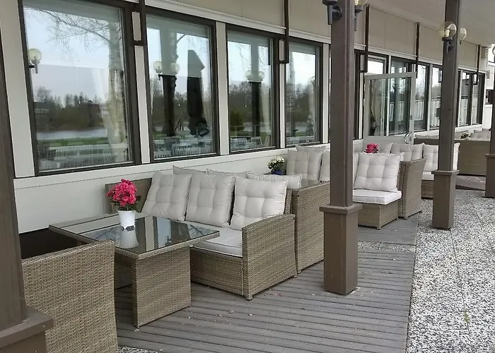 Hotelli Rantakartano *