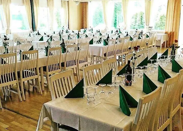 Rantakartano Hotelli *